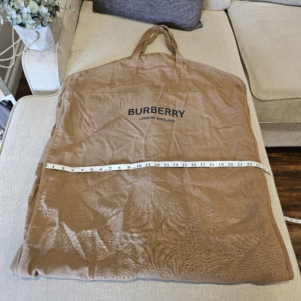 Authentic Burberry jacket cover - Picture 6 of 15